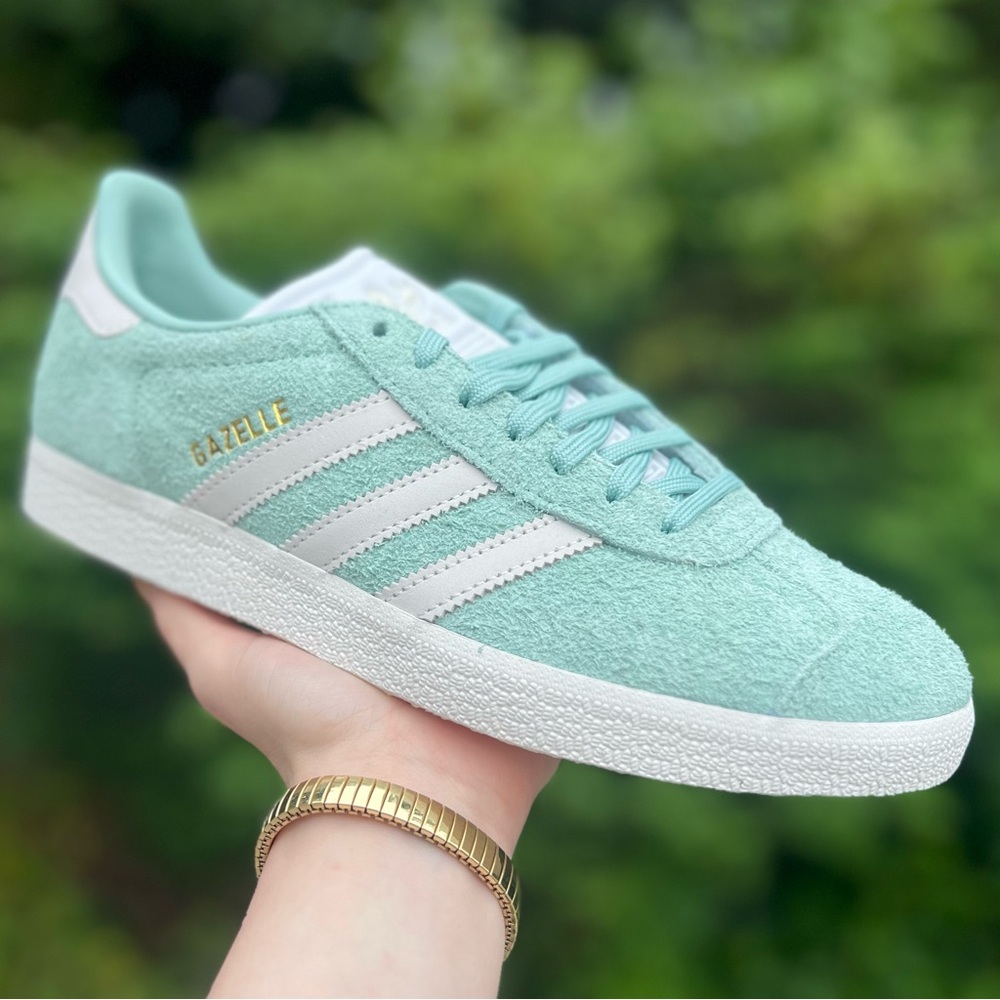 393 | Adidas Gazelle Women’s Athletic Sneakers Mint Suede Casual Shoes Footwear